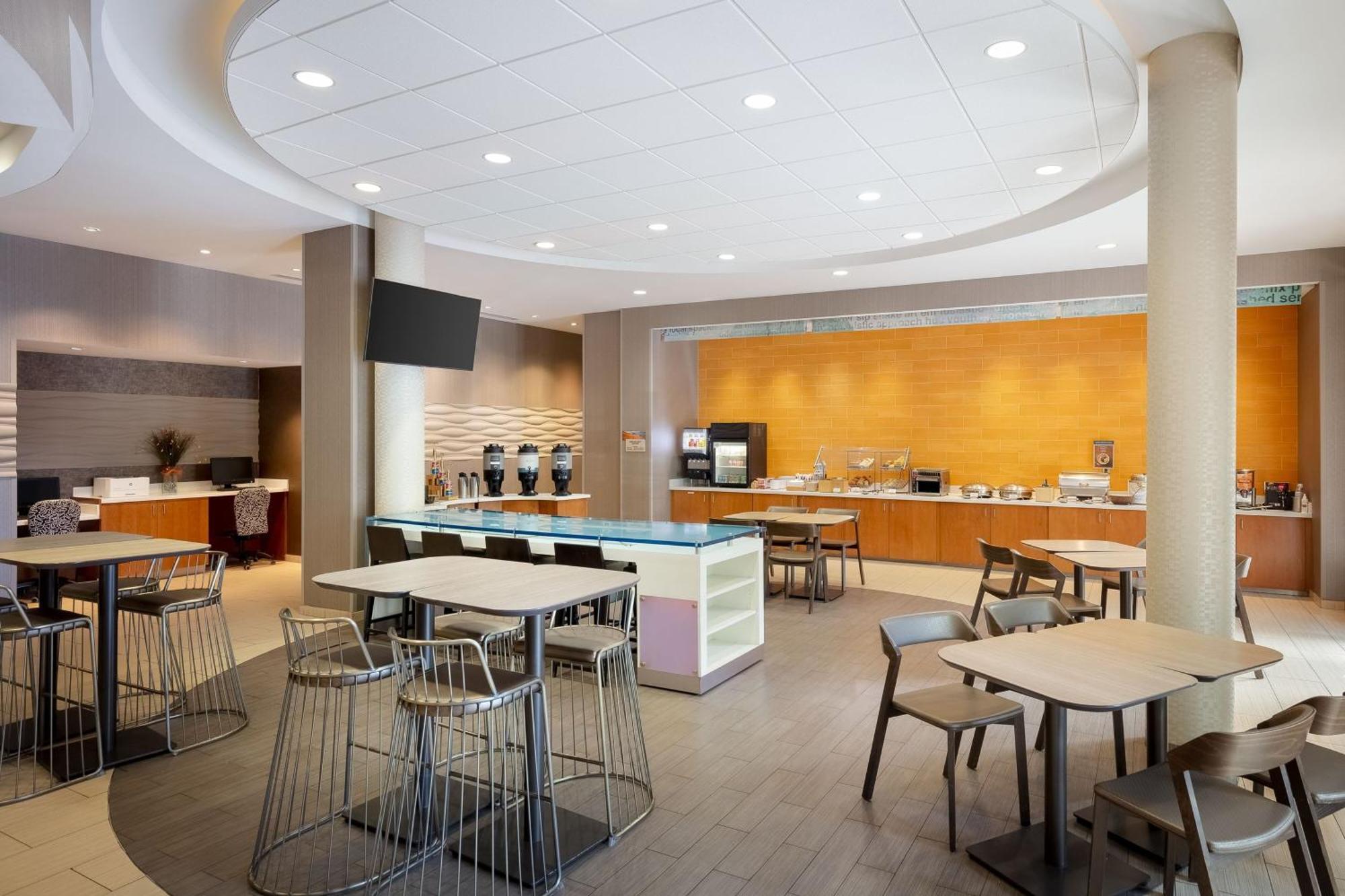 Springhill By Marriott Downtown/historic Main Street Hotel 3*